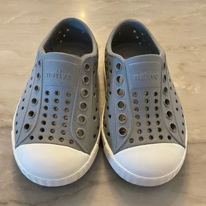 Native shoes Grey 5 toddler